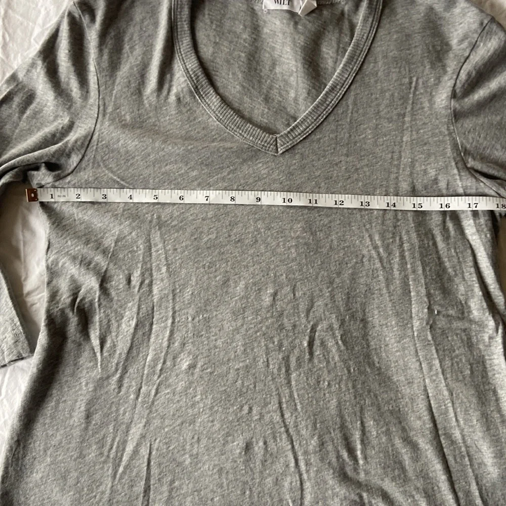 Wilt 3/4 Sleeve V-Neck Shirttail Tee w/Raw Hem Top - Picture 6 of 9